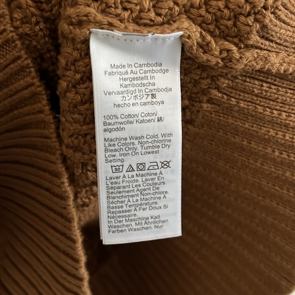 Cable sweater - Picture 3 of 3